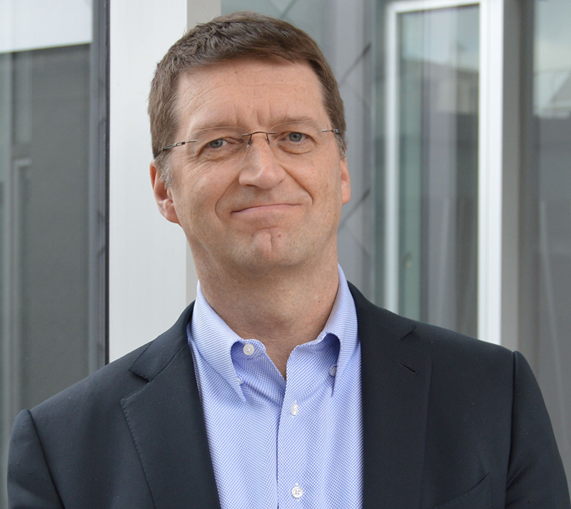 Portrait of Tuomas Sandholm.