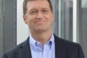 Portrait of Tuomas Sandholm.